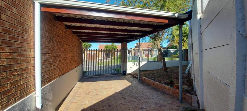 To Let 2 Bedroom Property for Rent in Vredekloof East Western Cape